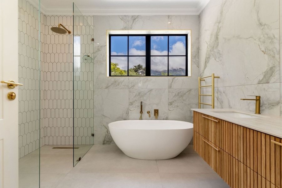 5 Bedroom Property for Sale in Constantia Western Cape